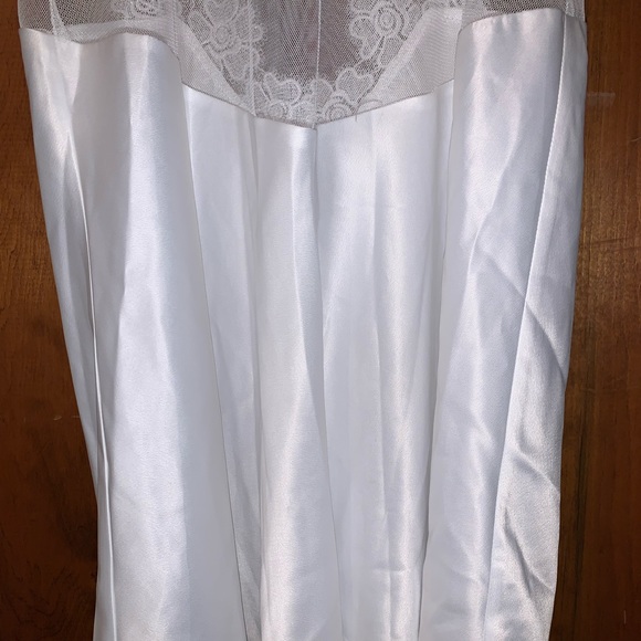 Flora Nikrooz White Bridal Wedding Chemise Nightgown Lingerie - Picture 7 of 16